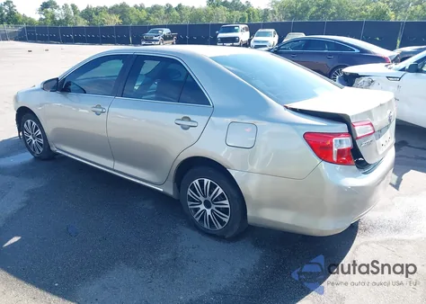 2014 Toyota Camry L/Se/Le/Xle z USA, uszkodzony, nr VIN 4T1BF1FKXEU466052